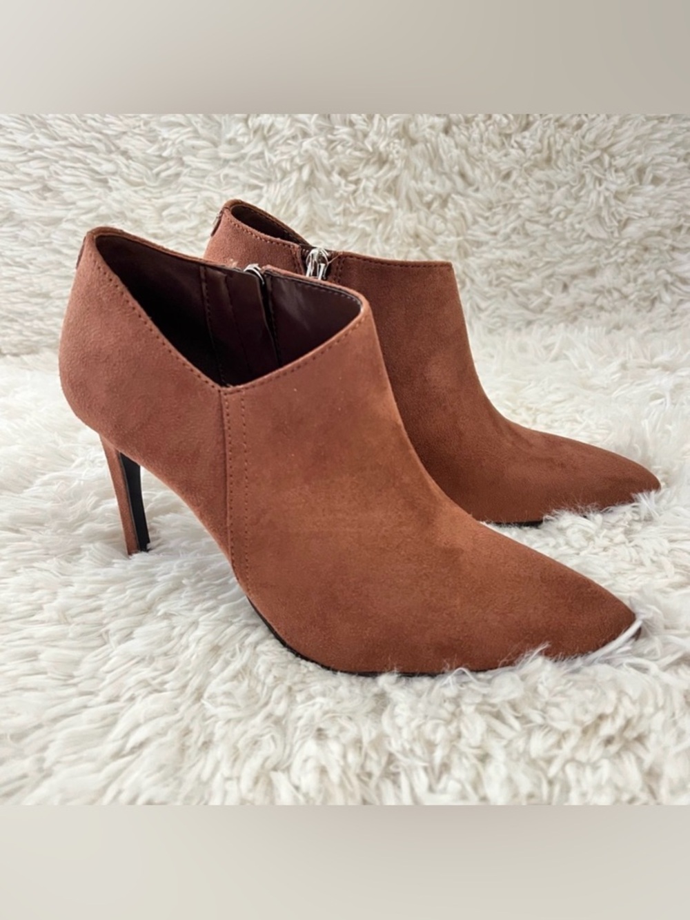 CALVIN KLEIN Hessica 2 Bootie Pump Stiletto Heel Size 8 Brown
